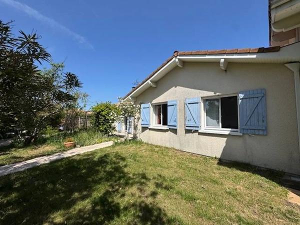 PESSAC , maison individuelle de plain pied 180m² avec 4 chambres, jardin et garage