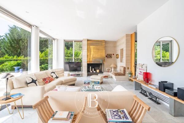 Saint-Germain-en-Laye, Maison 5 Chambres -  285 m² à vendre