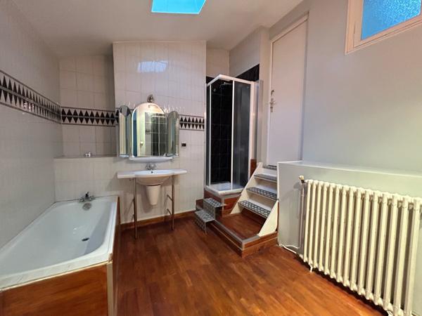 Appartement 6 pièce(s) 4 chambre(s) 160.89 m²