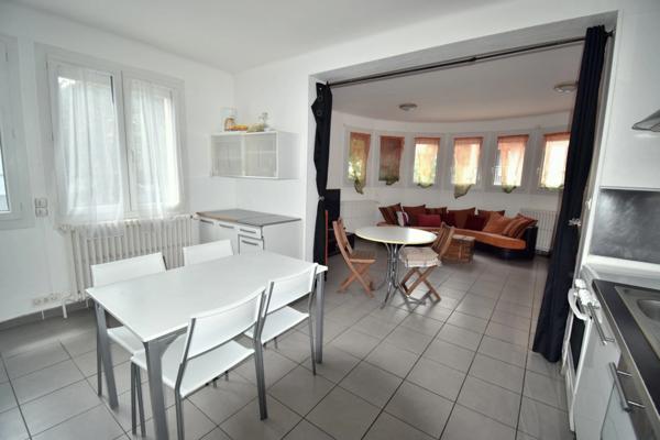 Ensemble immobilier mixte Appartement T5 et local, DIGNE LES BAINS (04)