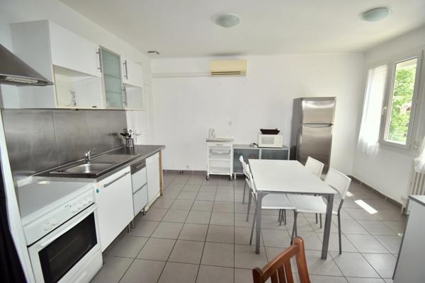 Ensemble immobilier mixte Appartement T5 et local, DIGNE LES BAINS (04)