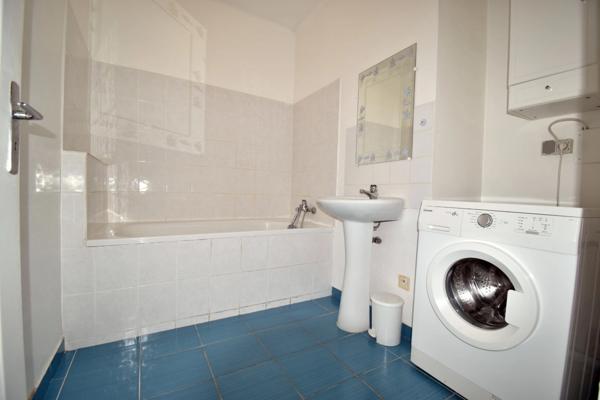 Ensemble immobilier mixte Appartement T5 et local, DIGNE LES BAINS (04)