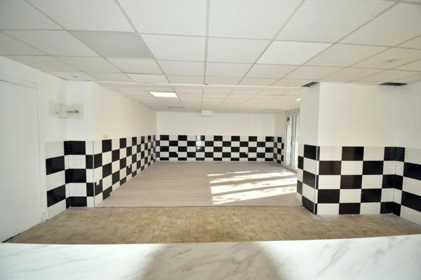 Ensemble immobilier mixte Appartement T5 et local, DIGNE LES BAINS (04)