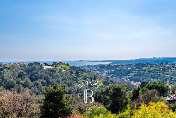 Cagnes-sur-Mer, Villa 5 Chambres -  330 m² à vendre