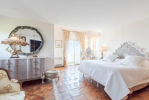 Cagnes-sur-Mer, Villa 5 Chambres -  330 m² à vendre