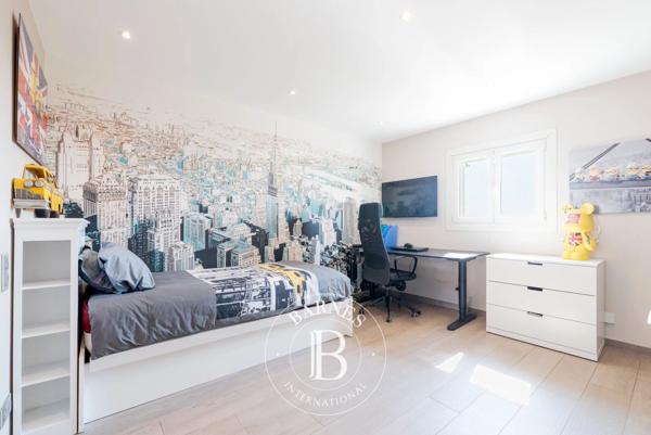 Cagnes-sur-Mer, Villa 5 Chambres -  330 m² à vendre