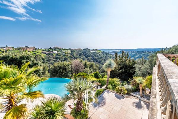 Cagnes-sur-Mer, Villa 5 Chambres -  330 m² à vendre