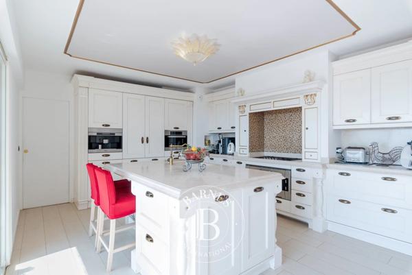 Cagnes-sur-Mer, Villa 5 Chambres -  330 m² à vendre