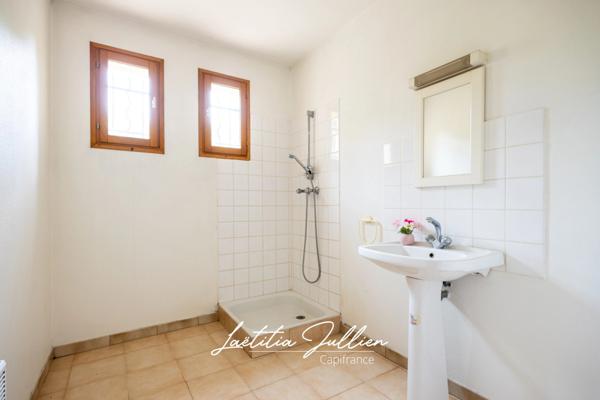 Nouveauté par Laëtitia JULLIEN - A VENDRE 13011 Marseille - Les Accates – Villa individuelle potentiel T4 de 116 m² sur terrain de 1 280 m²