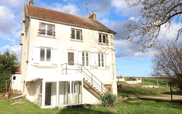 Immeuble à vendre    2 pièces • 150 m2 Saint-Père