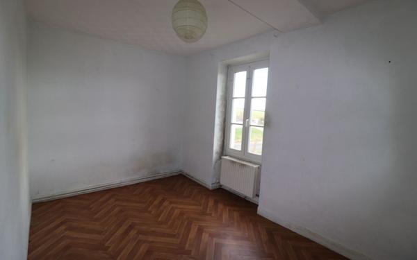 Immeuble à vendre    2 pièces • 150 m2 Saint-Père