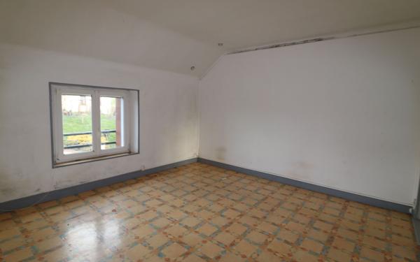 Immeuble à vendre    2 pièces • 150 m2 Saint-Père