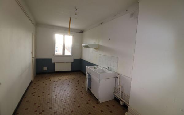Immeuble à vendre    2 pièces • 150 m2 Saint-Père