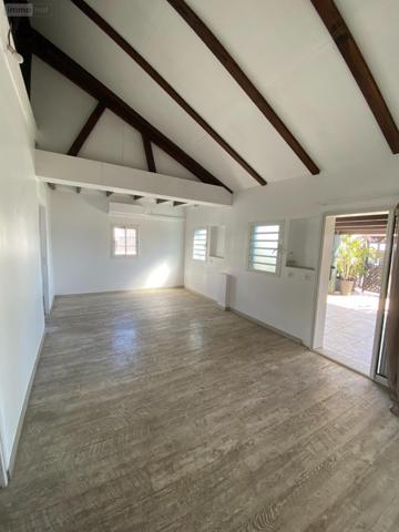 Local Professionnel et commercial à vendre à Saint-Denis à la Réunion (97400), ref : 227593   
Centre-Ville