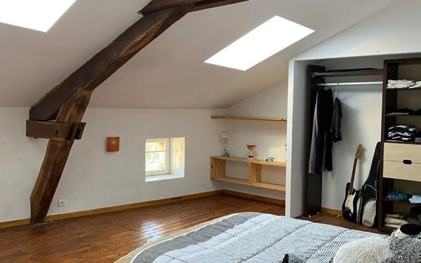 Maison à vendre    6 pièces •  Saint-Victurnien