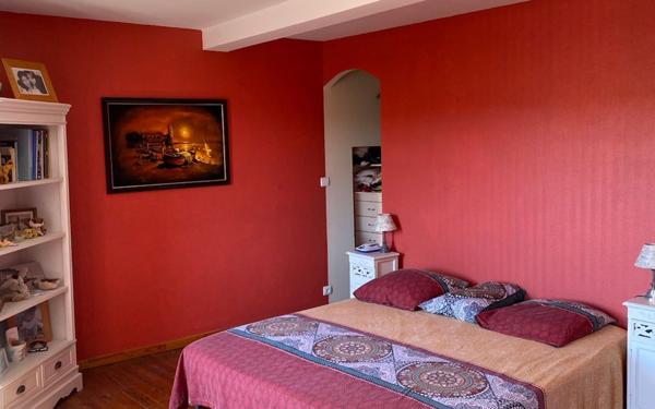 Maison à vendre    6 pièces •  Saint-Victurnien