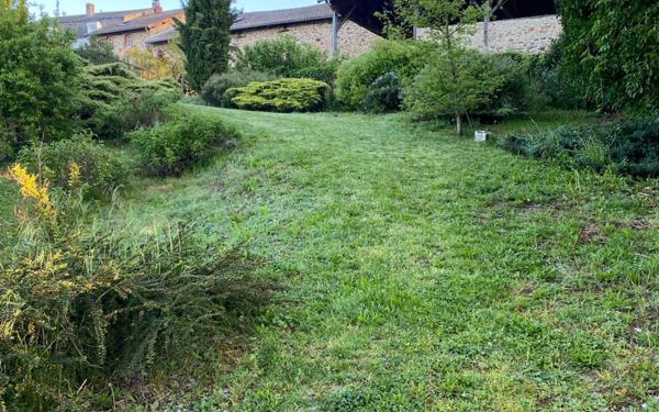 Maison à vendre    6 pièces •  Saint-Victurnien