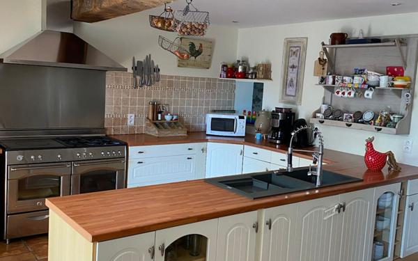 Maison à vendre    6 pièces •  Saint-Victurnien