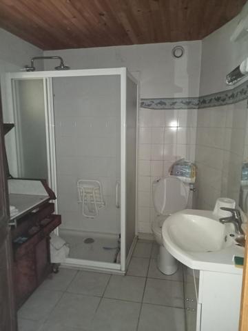 Maison ardéchoise sur 4886M² de terrain attenant