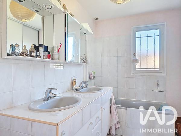 Maison à vendre 5 pièces 133 m² Saint-Médard-en-Jalles