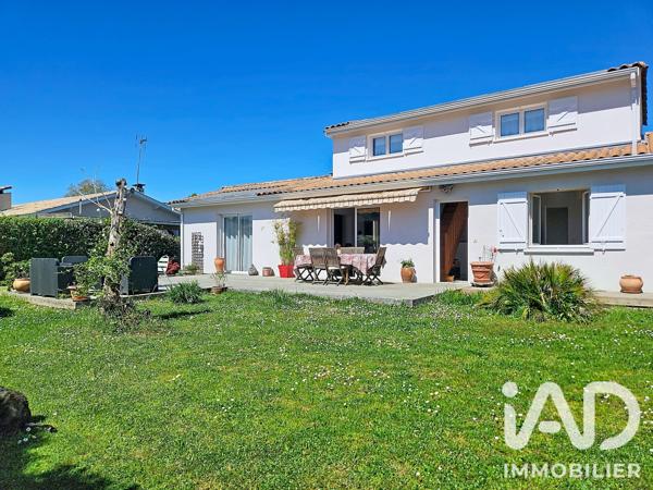 Maison à vendre 5 pièces 133 m² Saint-Médard-en-Jalles