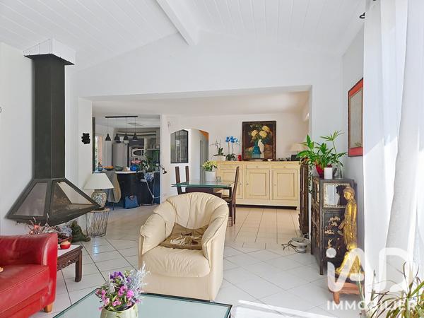 Maison à vendre 5 pièces 133 m² Saint-Médard-en-Jalles