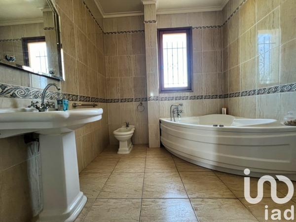 Maison traditionnelle 6 pièces de 177 m² à Torreilles (66440)