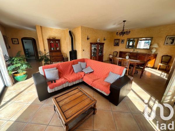 Maison traditionnelle 6 pièces de 177 m² à Torreilles (66440)