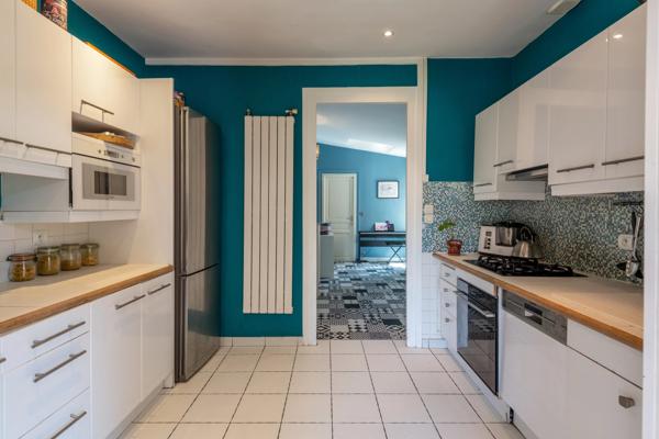 Lyon 3ème - Appartement esprit Maison de 137,8 m² - 5 Chambres - Jardin avec piscine