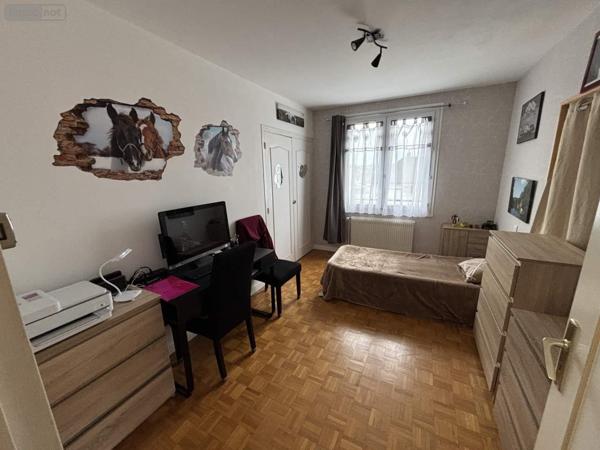 Maison à vendre à Saint-Calais dans la Sarthe (72120), ref : 101/1976