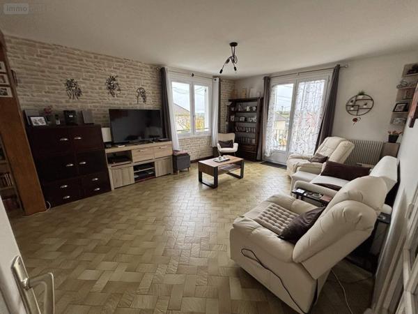 Maison à vendre à Saint-Calais dans la Sarthe (72120), ref : 101/1976