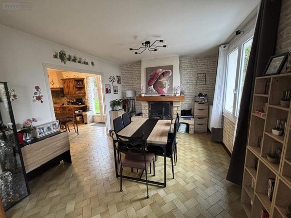 Maison à vendre à Saint-Calais dans la Sarthe (72120), ref : 101/1976