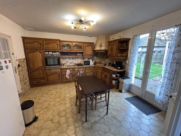 Maison à vendre à Saint-Calais dans la Sarthe (72120), ref : 101/1976