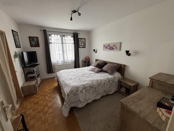 Maison à vendre à Saint-Calais dans la Sarthe (72120), ref : 101/1976