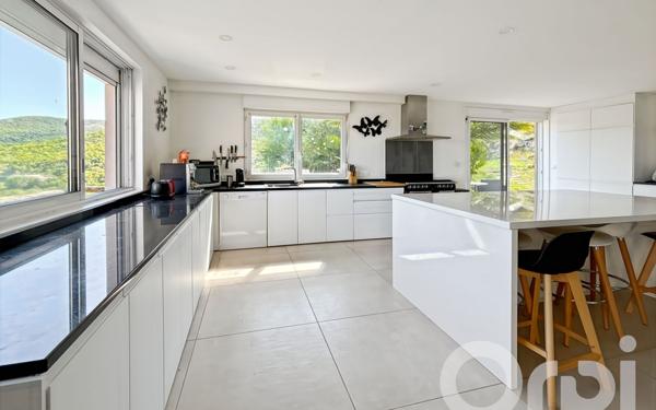 Maison à vendre    5 pièces • 350 m2 Viviers