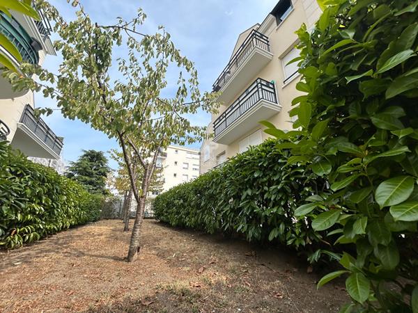 Appartement Poissy 4 pièce(s) 87 m2 306 000 € **  - Référence  9267