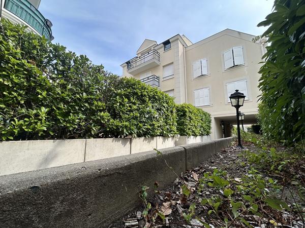 Appartement Poissy 4 pièce(s) 87 m2 306 000 € **  - Référence  9267