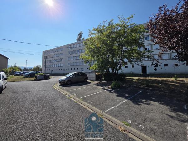 Appartement 4 pièces avec stationnement