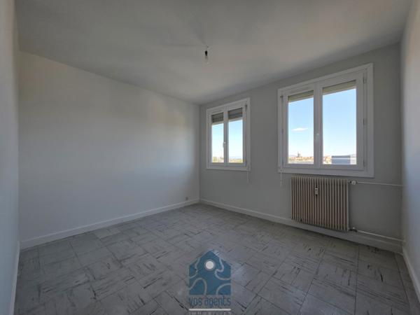 Appartement 4 pièces avec stationnement