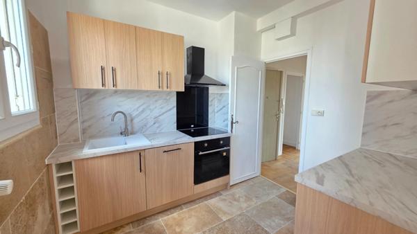 APPARTEMENT DE TYPE 3  RENOVE AVEC GOUT AU 6 EME ETAGE ET AVEC ASCENSEUR -