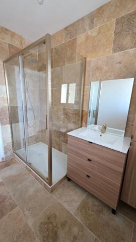 APPARTEMENT DE TYPE 3  RENOVE AVEC GOUT AU 6 EME ETAGE ET AVEC ASCENSEUR -
