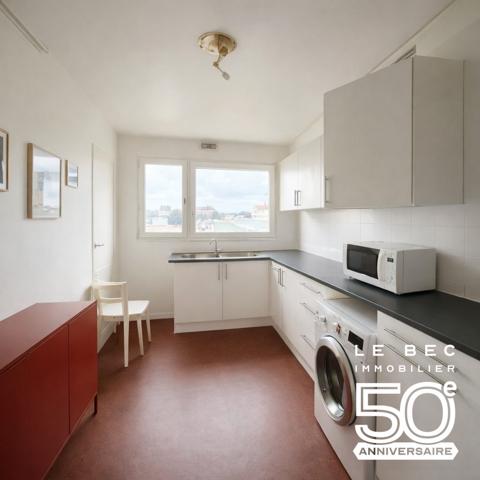 À VENDRE – T3 lumineux au dernier étage, centre-ville à pied