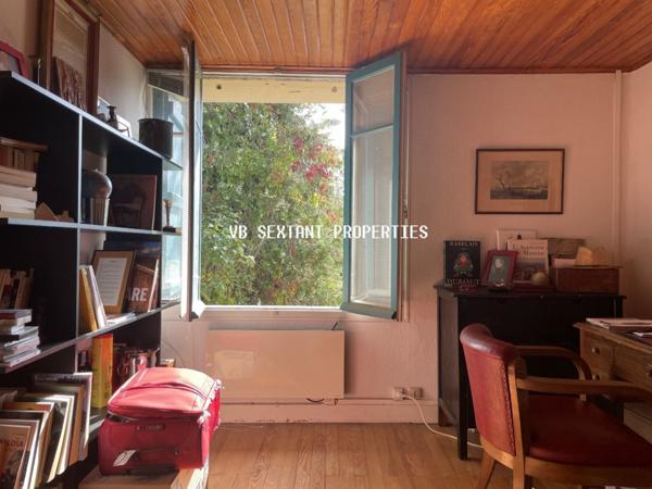 Langoiran ,Maison de charme avec dépendances et ravissant  jardin clos