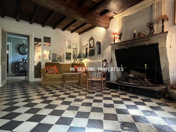 Langoiran ,Maison de charme avec dépendances et ravissant  jardin clos