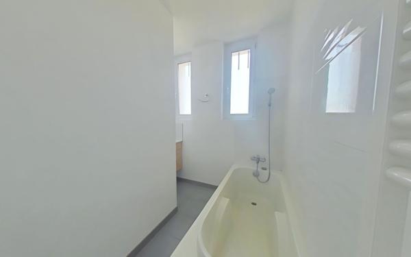 Maison à louer    3 pièces •  Mours-Saint-Eusèbe