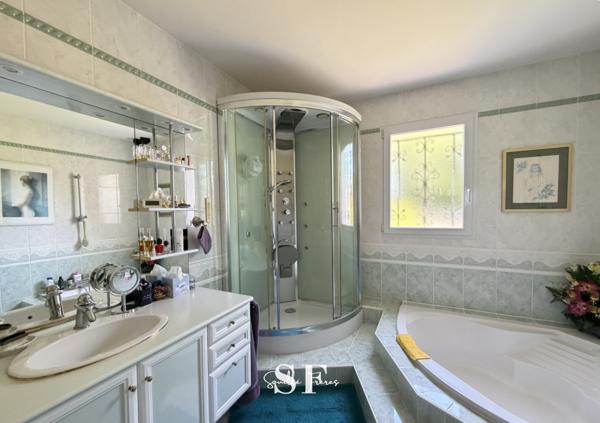 Maison 6 pièce(s) 5 chambre(s) 175 m²