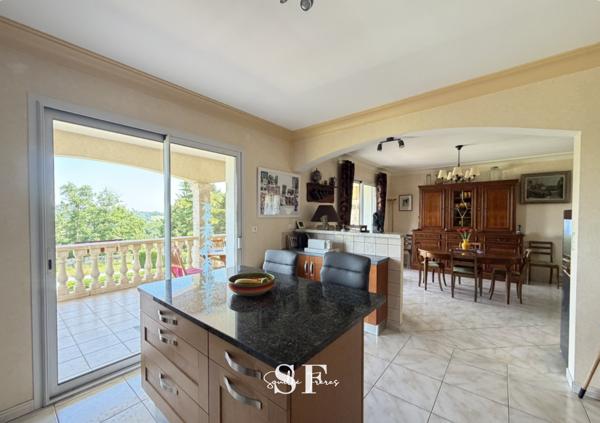 Maison 6 pièce(s) 5 chambre(s) 175 m²