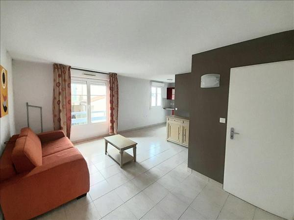 Immeuble à vendre 544 440 € Sainte-Soulle 182 m² DPE D
