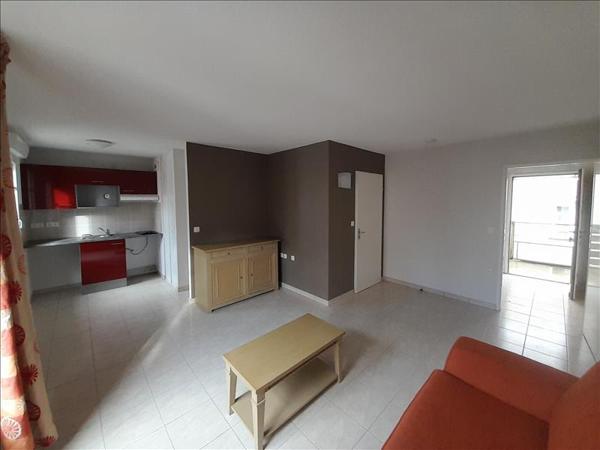 Immeuble à vendre 544 440 € Sainte-Soulle 182 m² DPE D