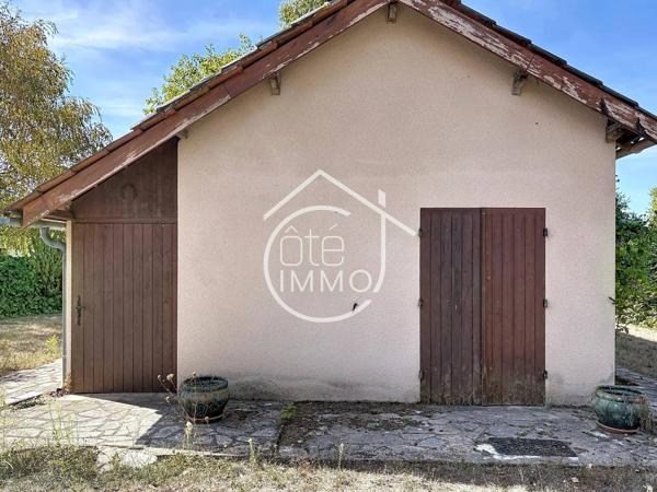 Port Sainte Foy et Ponchapt : Maison à raffraichir avec dépendances et sous-sol